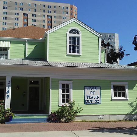 Star Of Texas Inn Building Two Остин Экстерьер фото