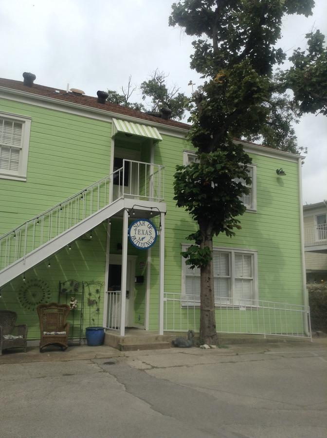 Star Of Texas Inn Building Two Остин Экстерьер фото